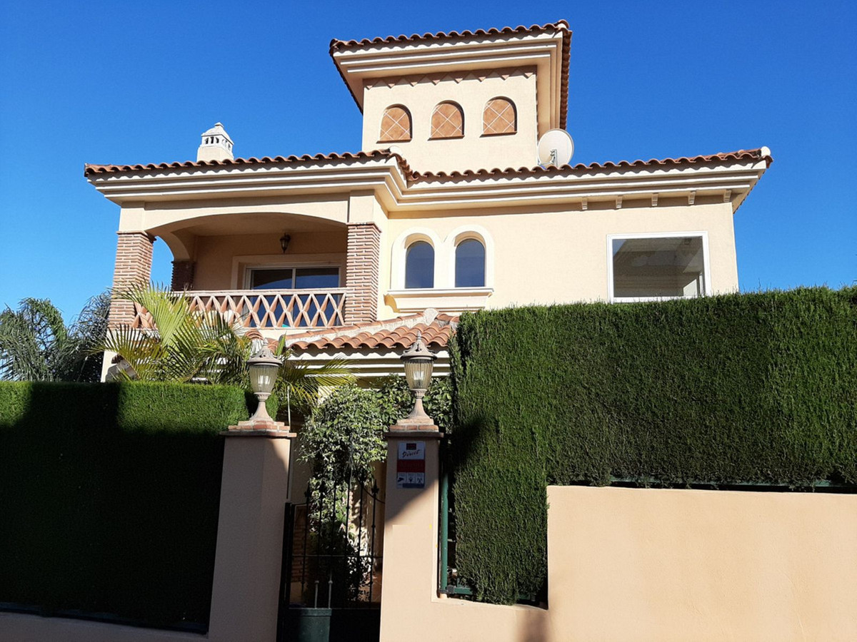 Villa te koop in Riviera del Sol R3856288