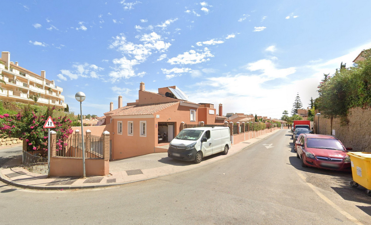 4 Bedroom Terraced Townhouse For Sale Riviera del Sol