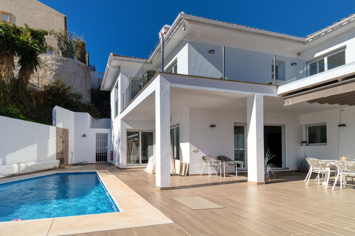 Villa con 5 Dormitorios en Venta Riviera del Sol