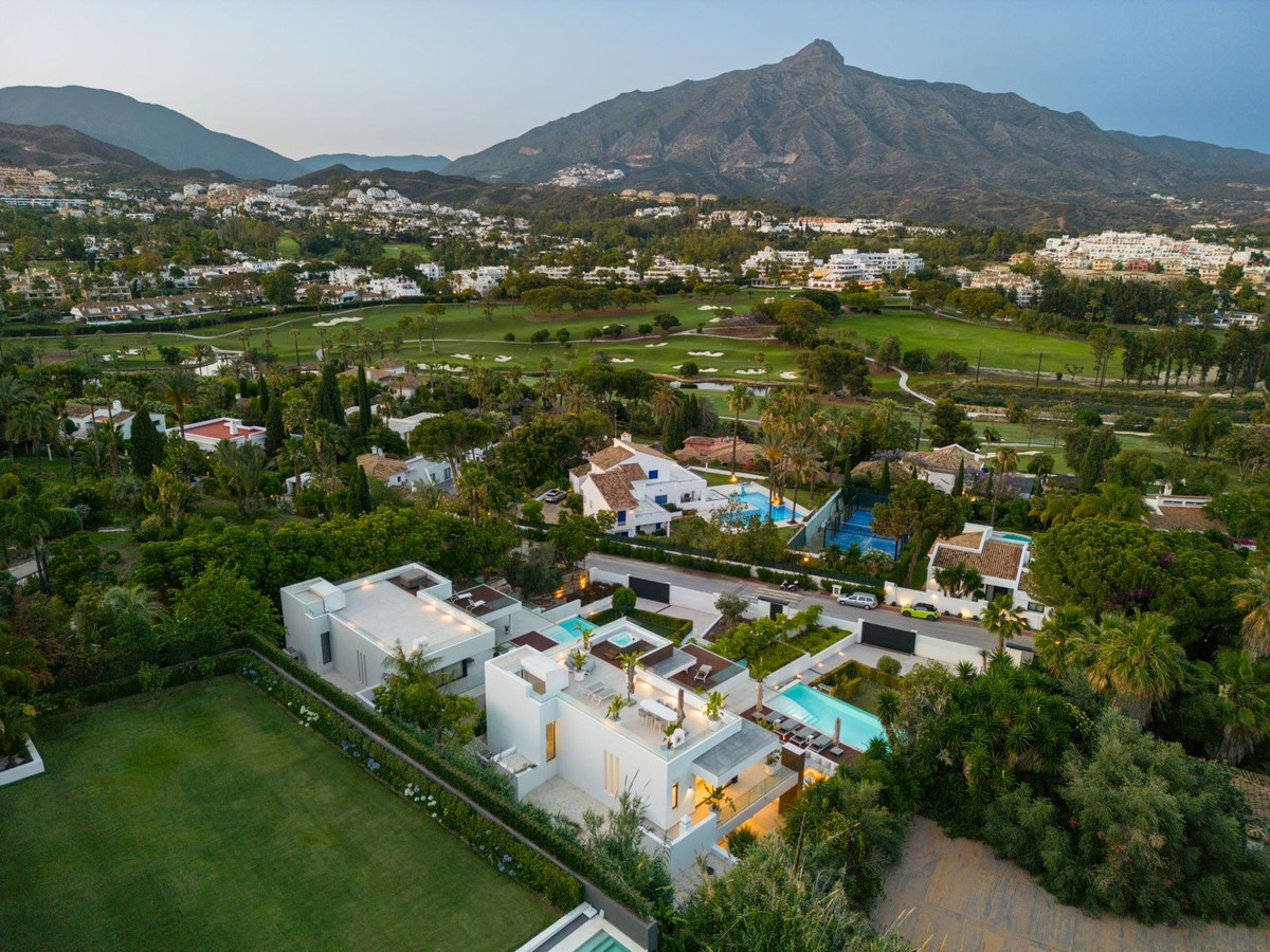 Villa te koop in Nueva Andalucía R4679047