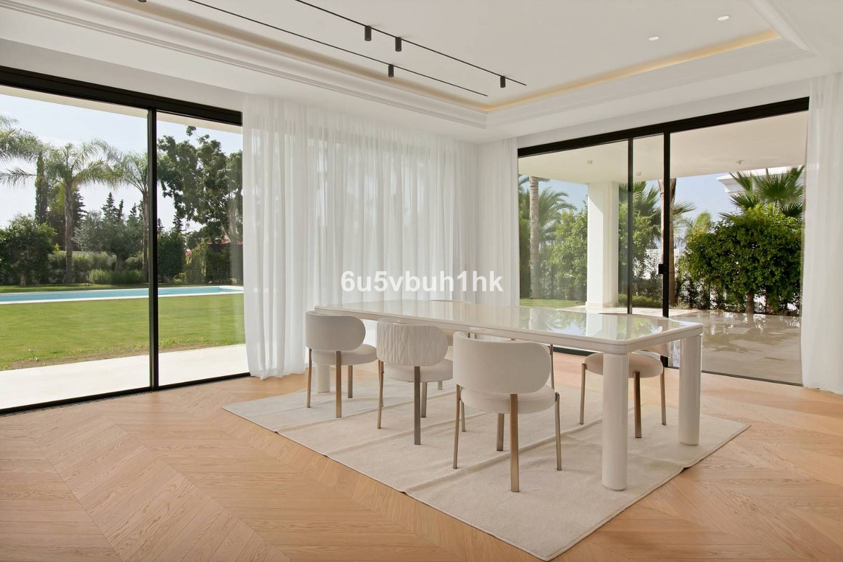 Villa te koop in Marbella R4623796