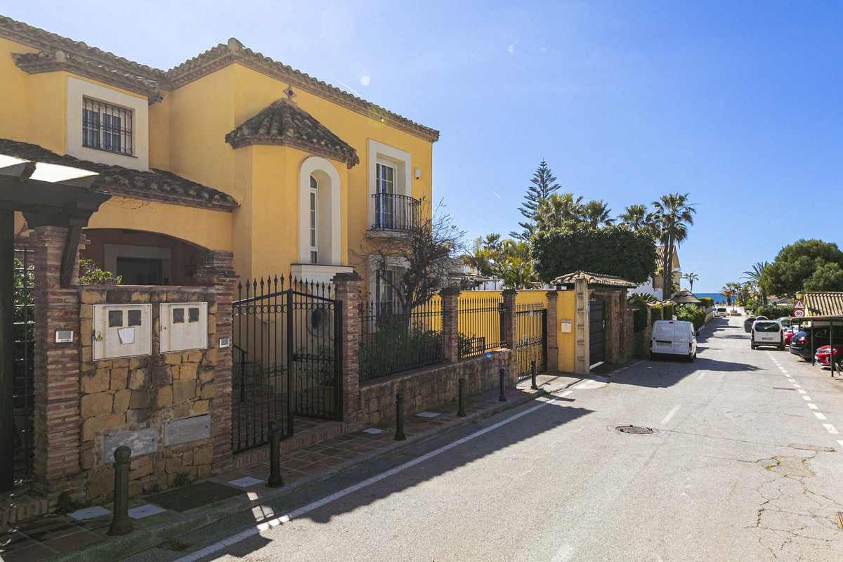 Villa con 5 Dormitorios en Venta Costabella