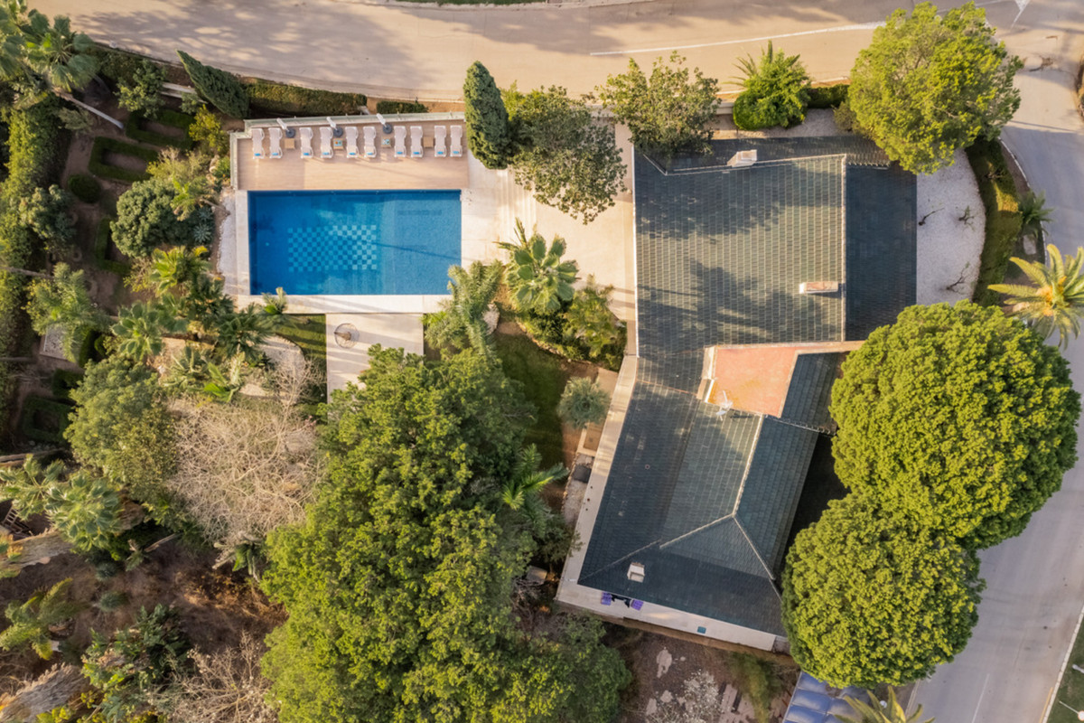 Villa te koop in Marbella R4409920