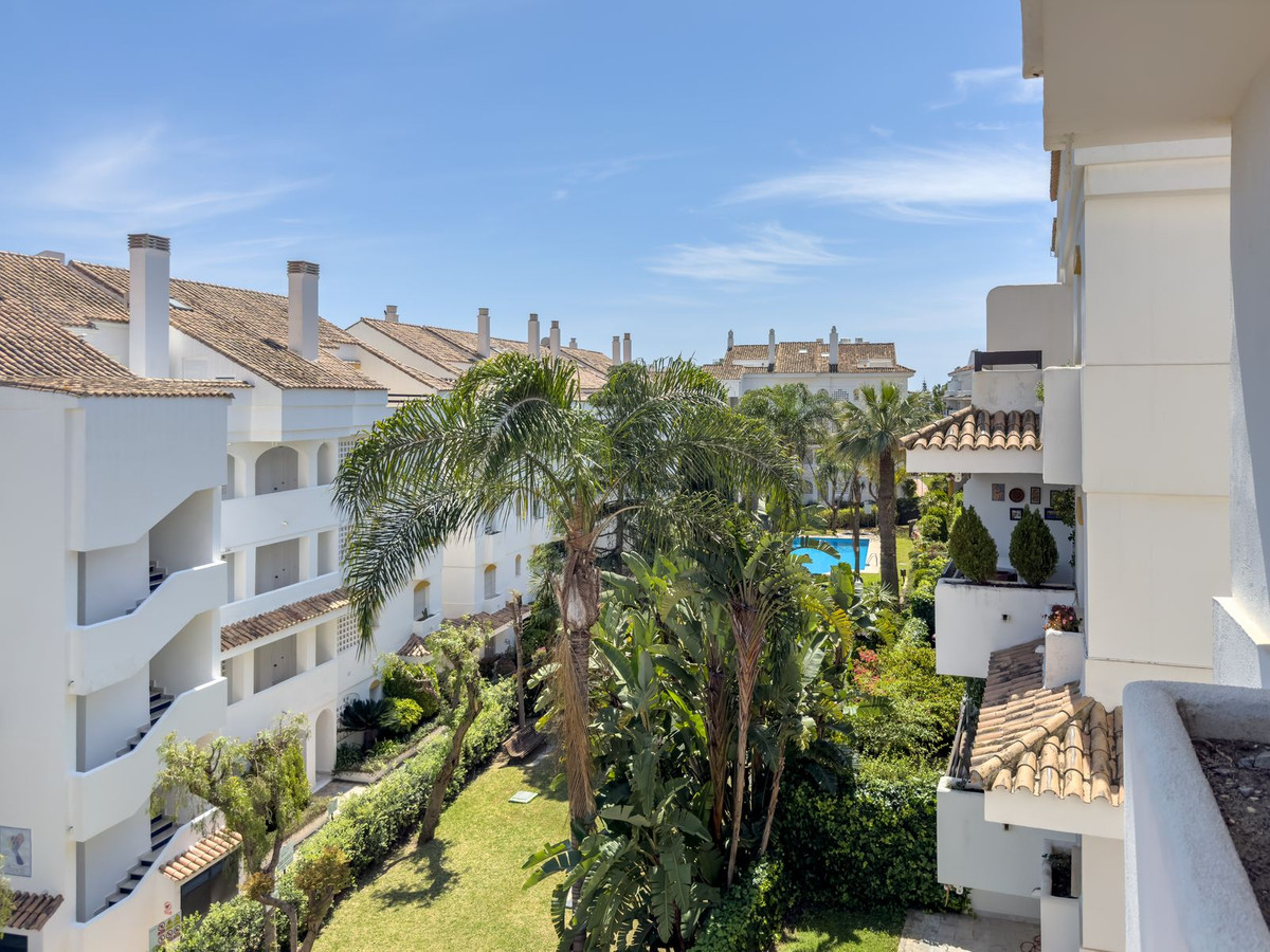 Appartement te koop in Guadalmina Baja R4709554
