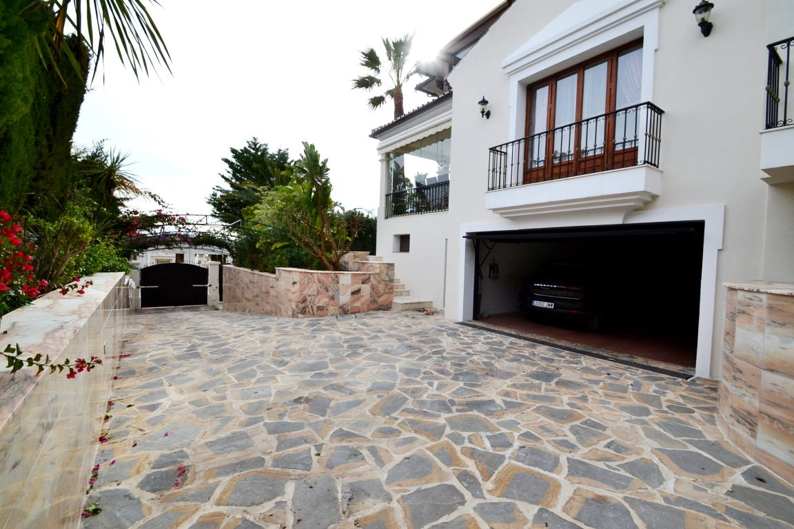 Villa te koop in Sierra Blanca R3124684
