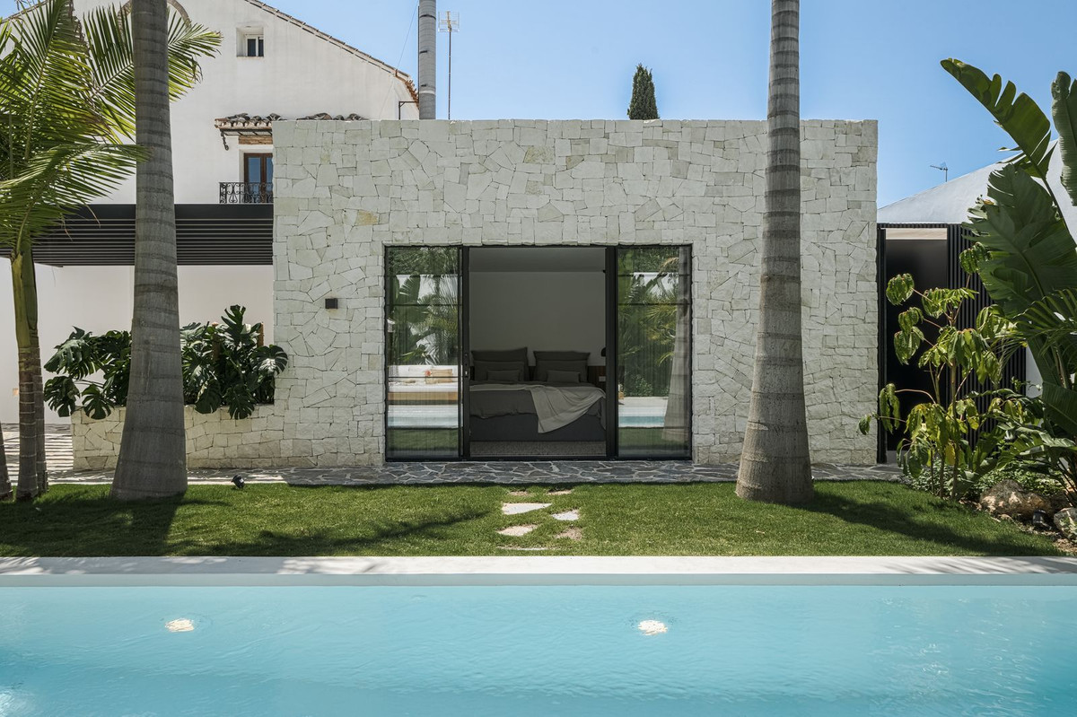 Villa te koop in Nueva Andalucía R4352884