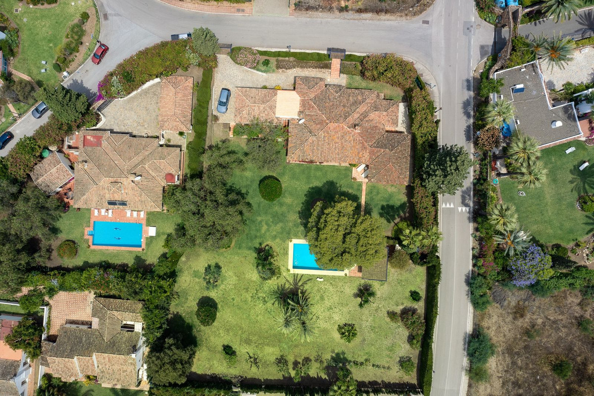 Villa te koop in El Paraiso R4370965