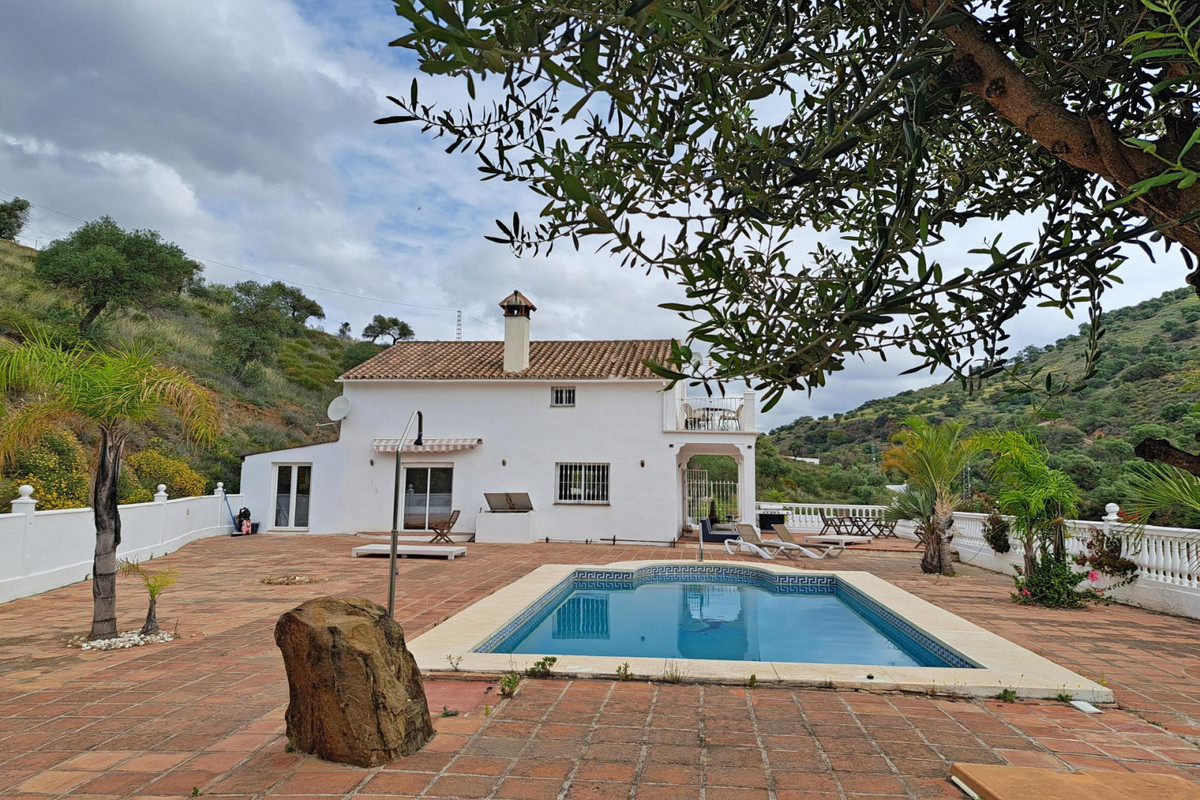 Villa te koop in Coín R4706749