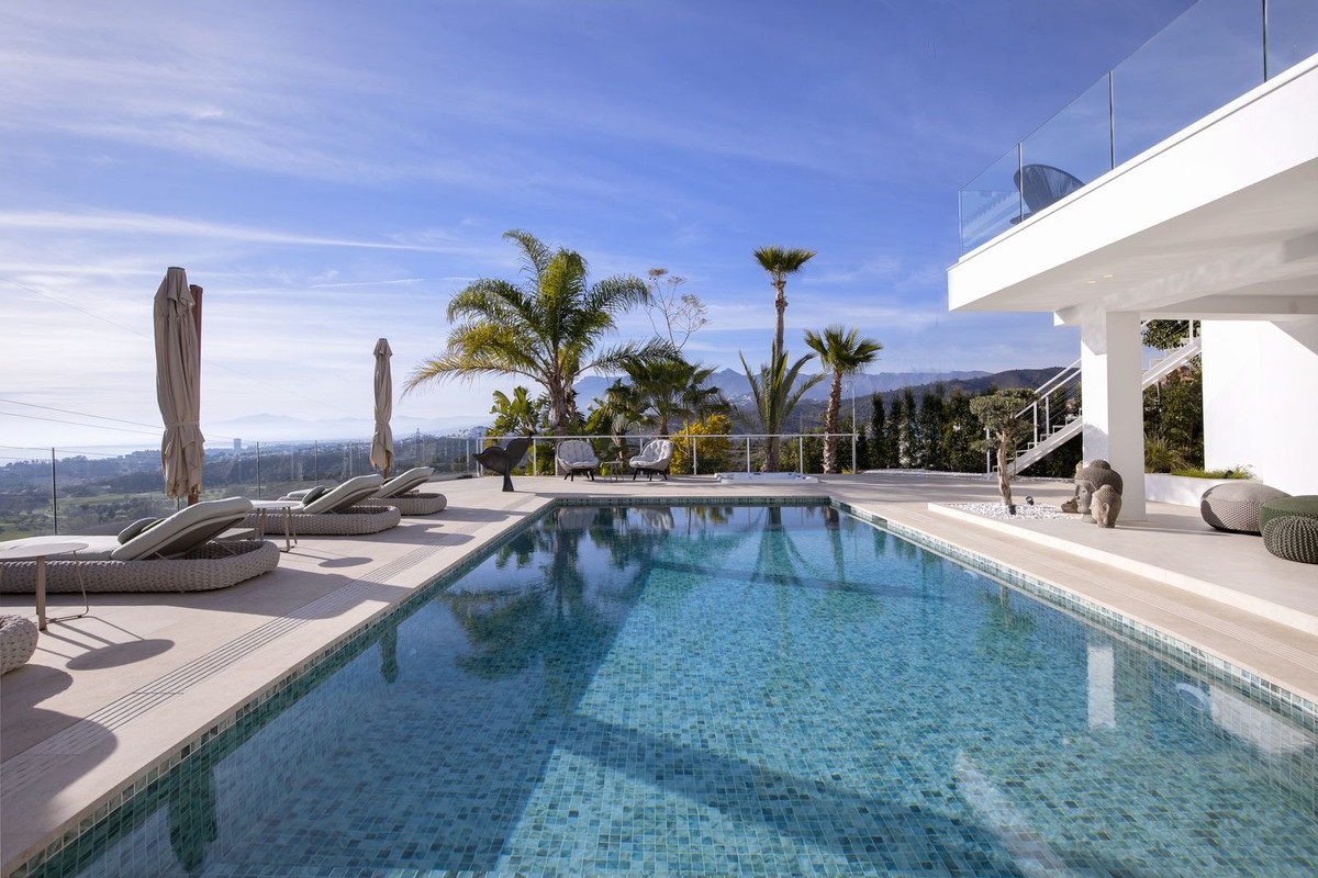 Villa te koop in Marbella R4653496