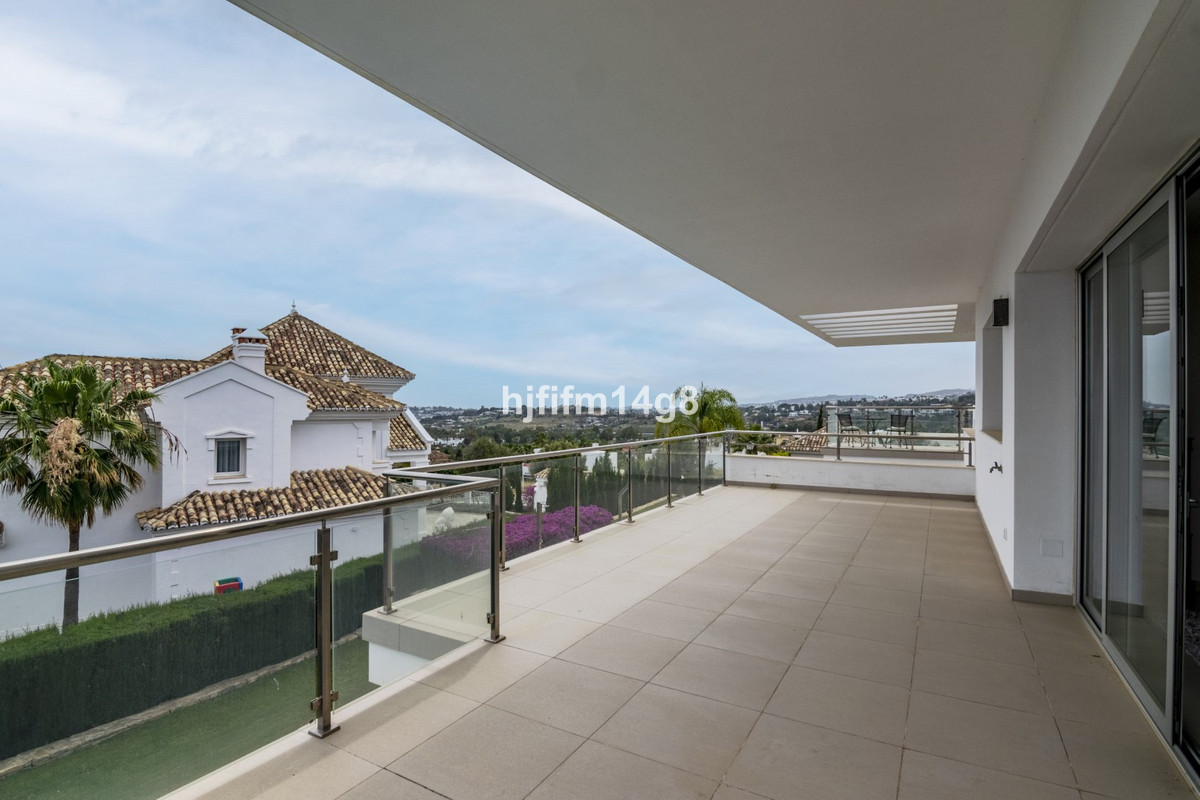 Villa te koop in Nueva Andalucía R4318609