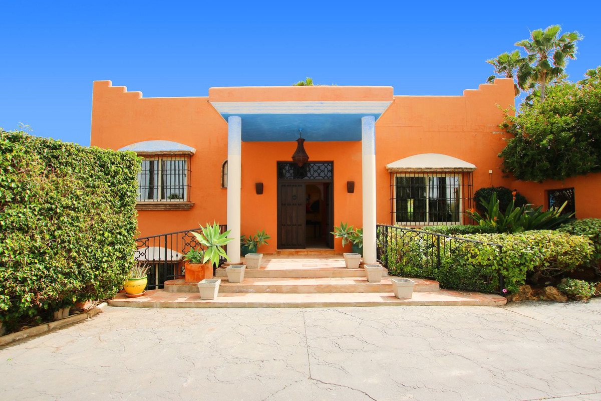 Villa te koop in Alhaurín el Grande R4599247