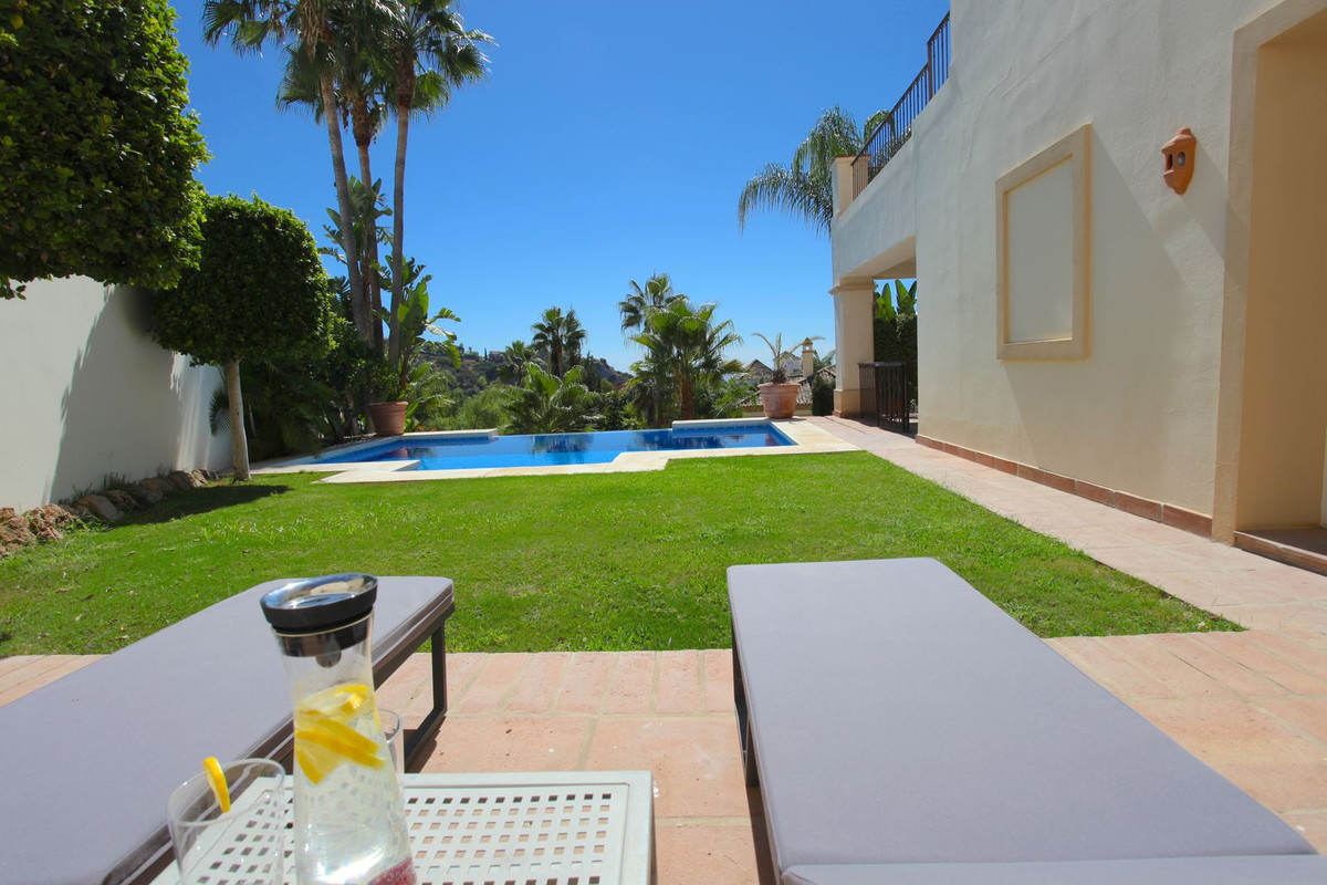 Villa te koop in Los Arqueros R4310290
