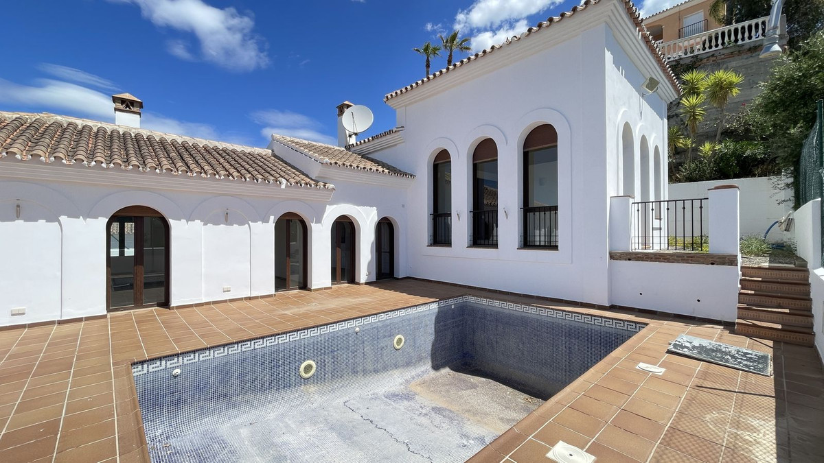 Villa te koop in Coín R4709830