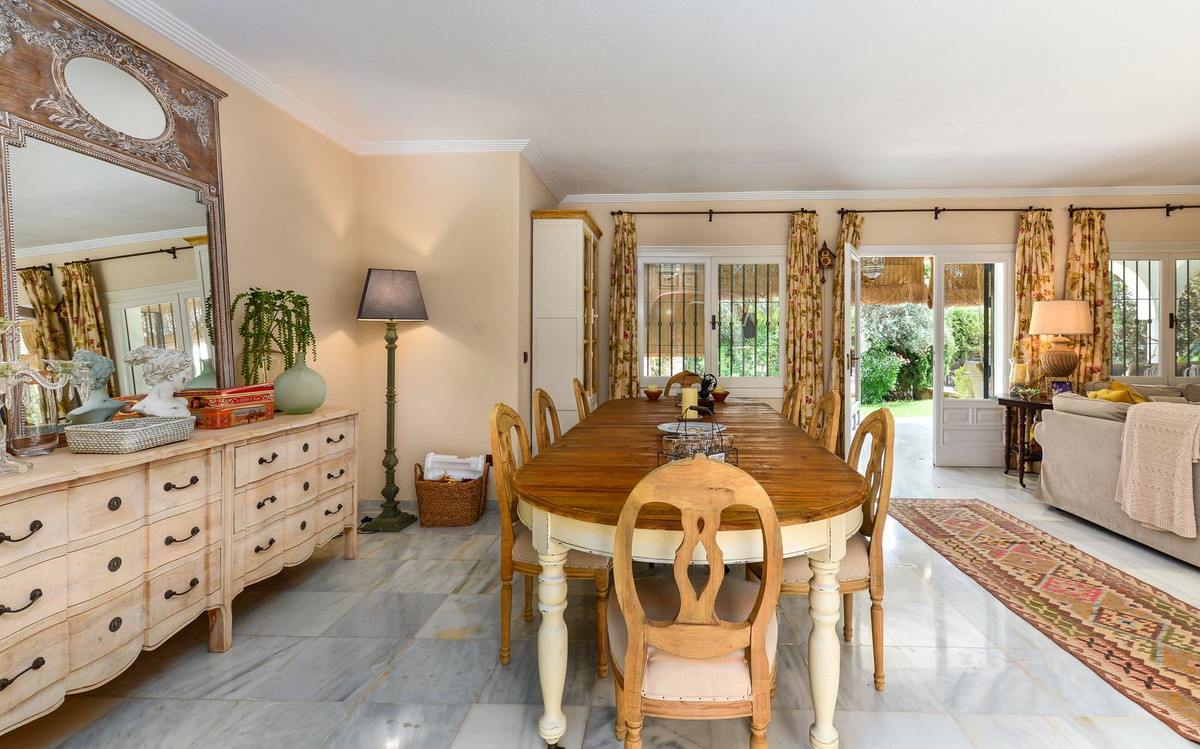 Villa te koop in Marbella R3627926