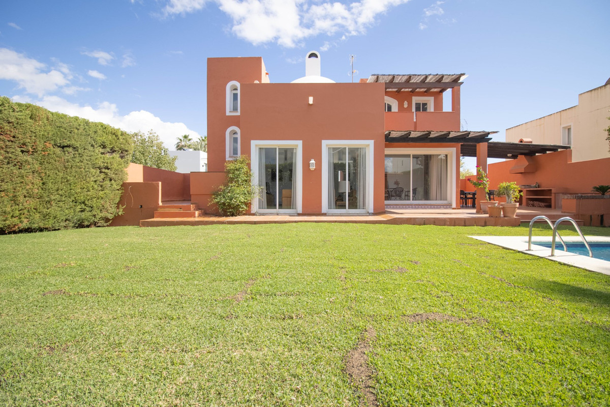 Villa te koop in Nueva Andalucía R4683508