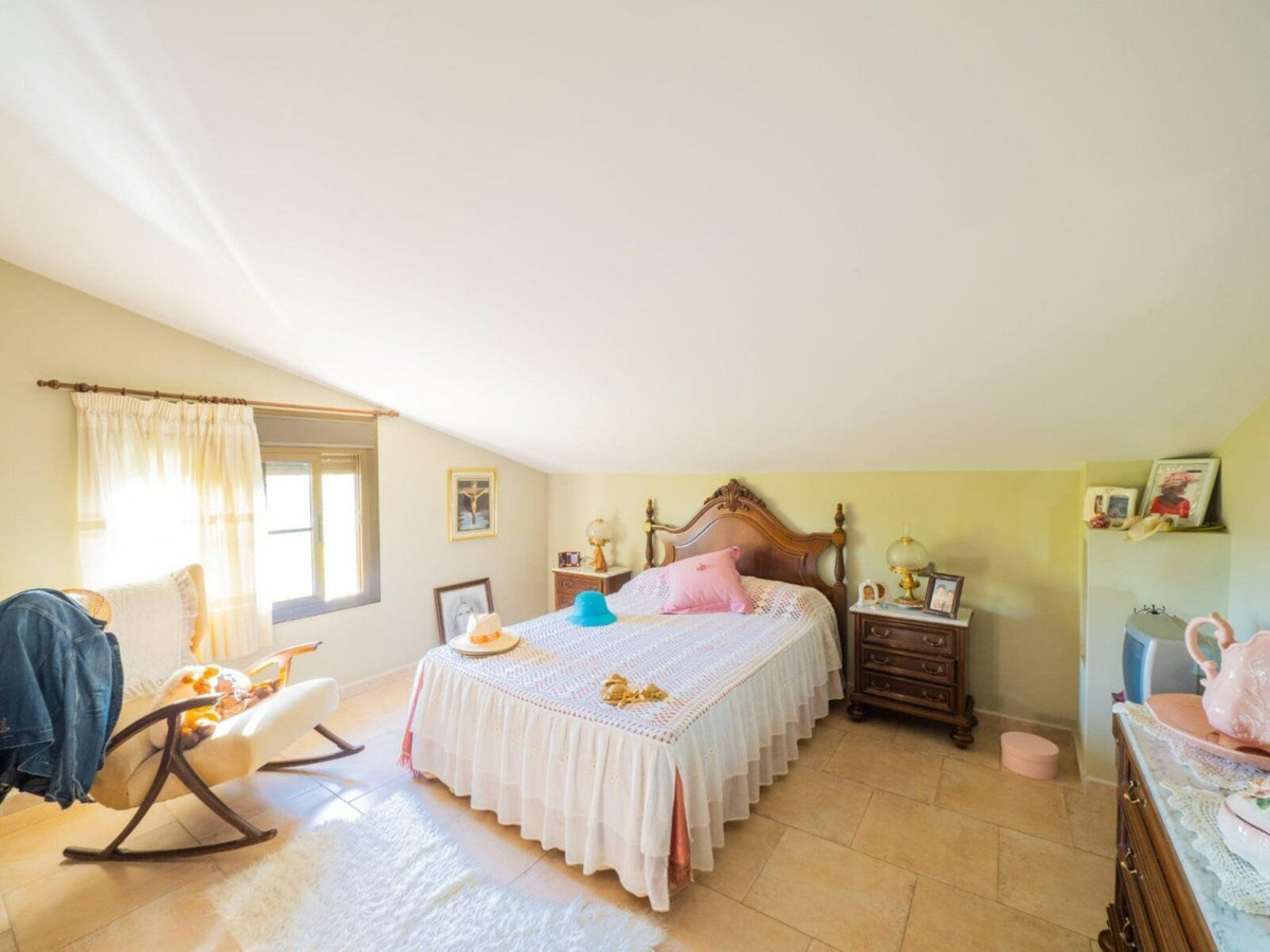 10 Bedroom Detached Villa For Sale Coín