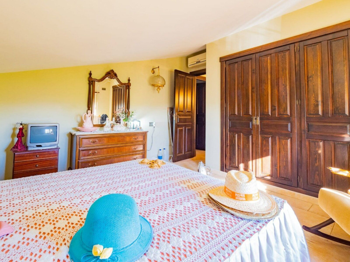 10 Bedroom Detached Villa For Sale Coín