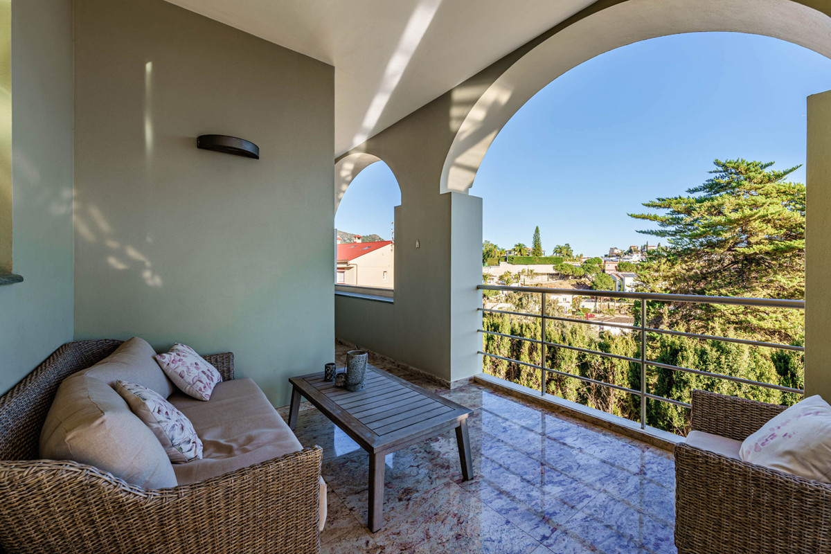 Villa con 10 Dormitorios en Venta Málaga