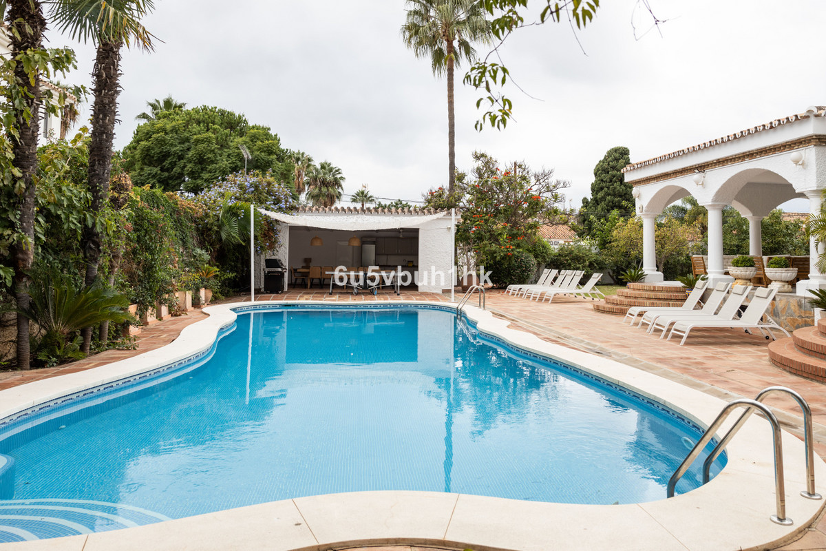 Villa te koop in San Pedro de Alcántara R4550629