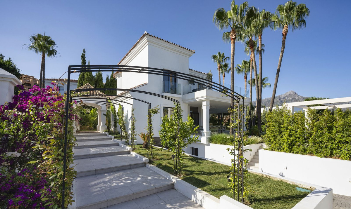ES169511: Villa  in Nueva Andalucía