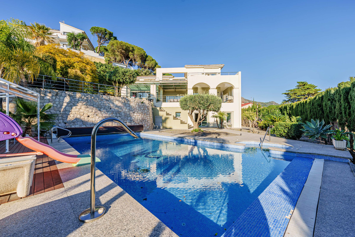 Villa te koop in Málaga R4626337