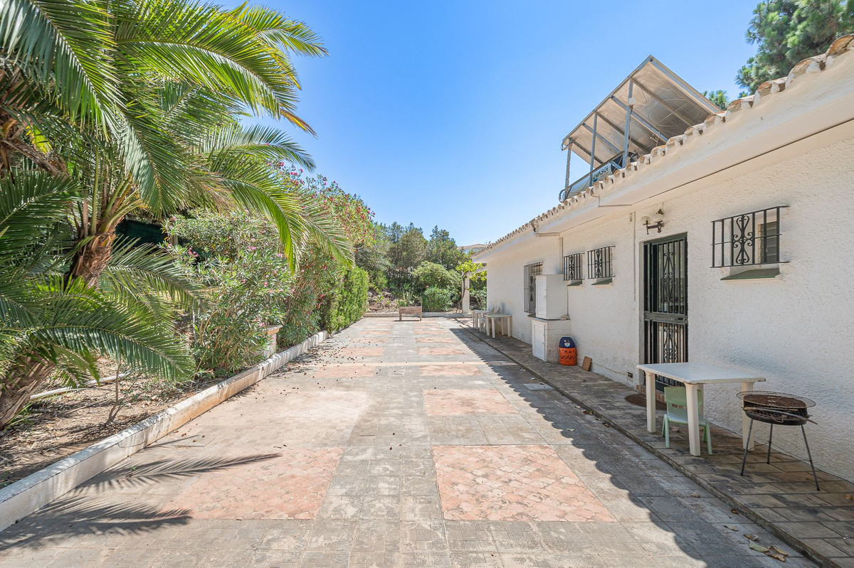 Villa te koop in El Faro R4616635