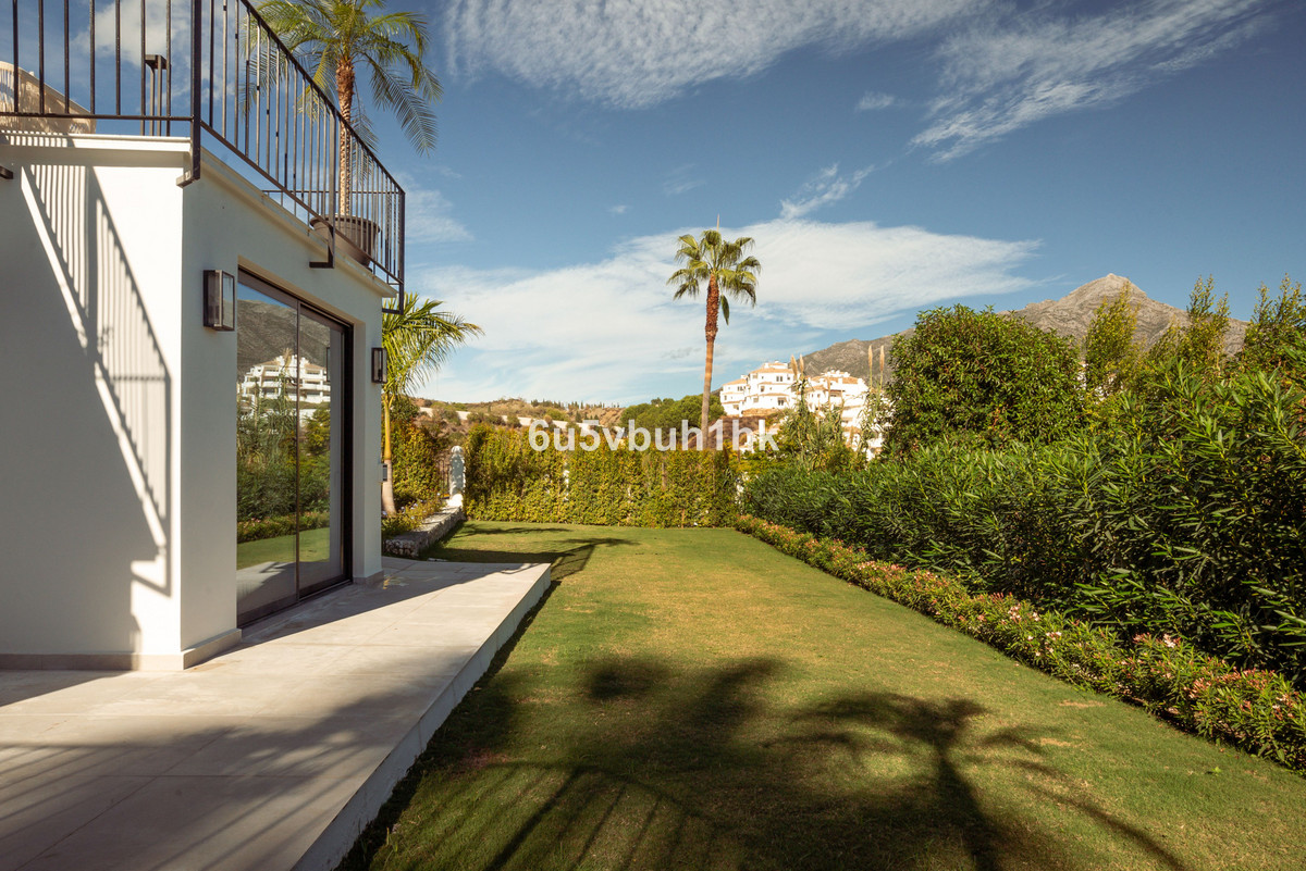 Villa te koop in Nueva Andalucía R4502806