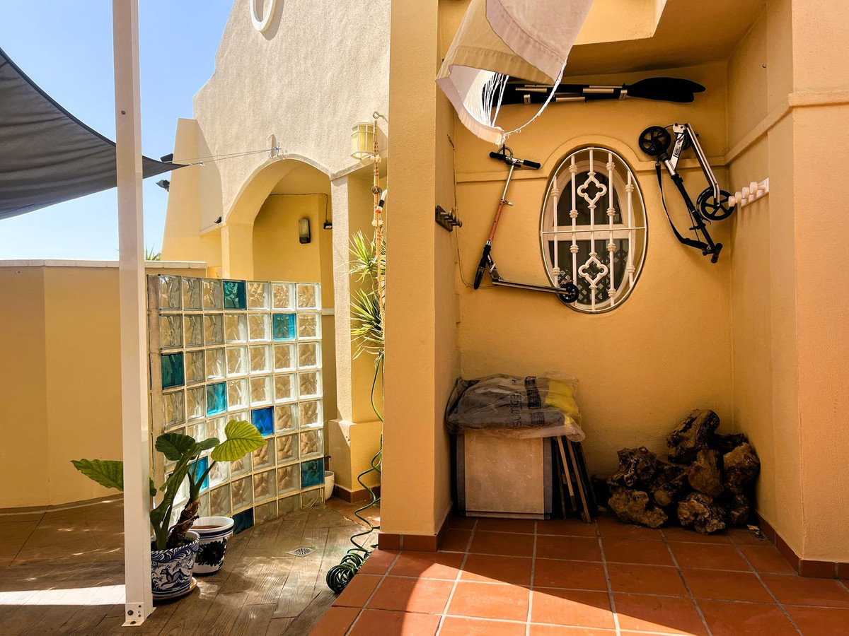 Villa te koop in Riviera del Sol R4441816