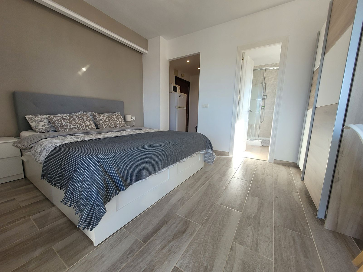 0 Bedroom Middle Floor Studio For Sale Nueva Andalucía