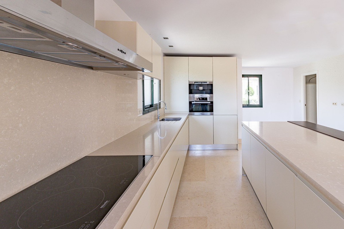 Apartment Penthouse for sale in Benahavís, Costa del Sol