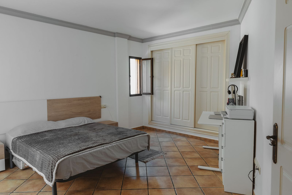 13 Dormitorio Planta Media Apartamento En Venta Estepona