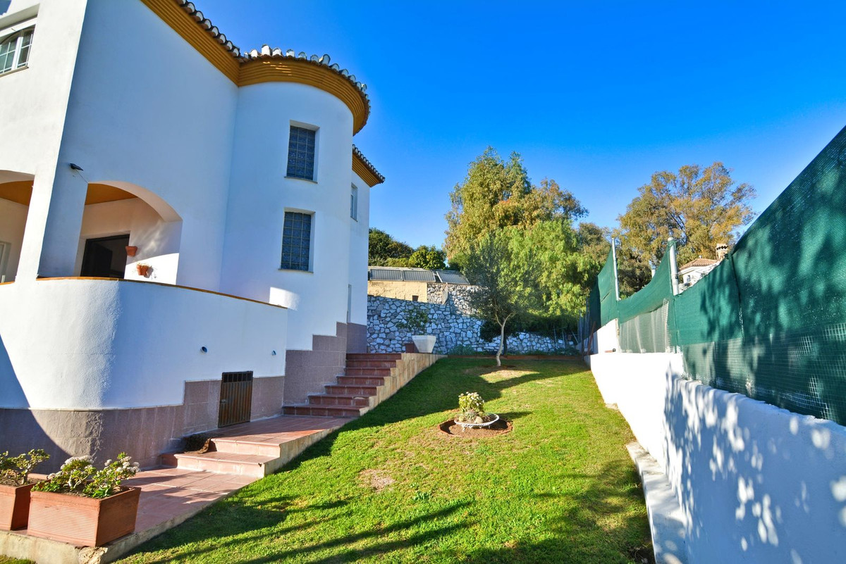 Villa con 5 Dormitorios en Venta Campo Mijas