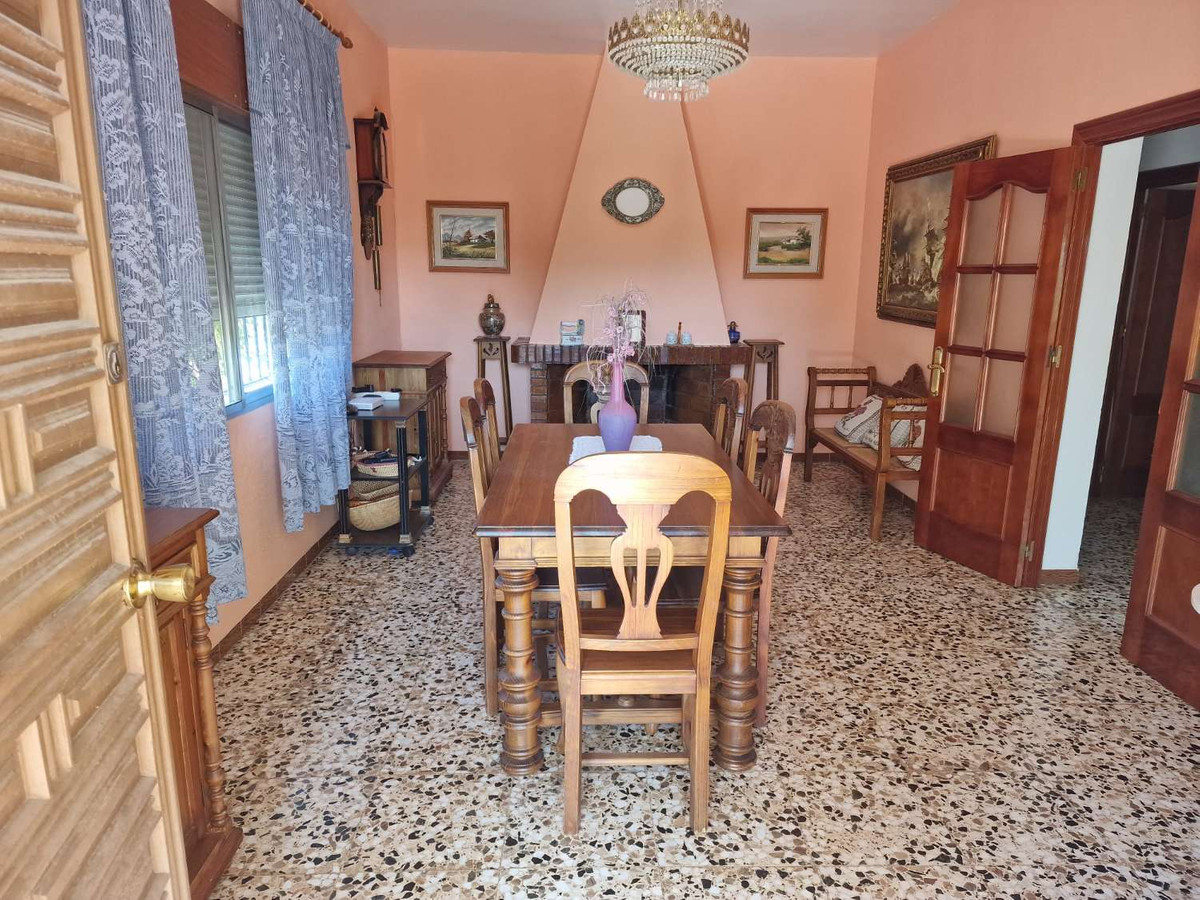 Villa te koop in Alhaurín de la Torre R4362586