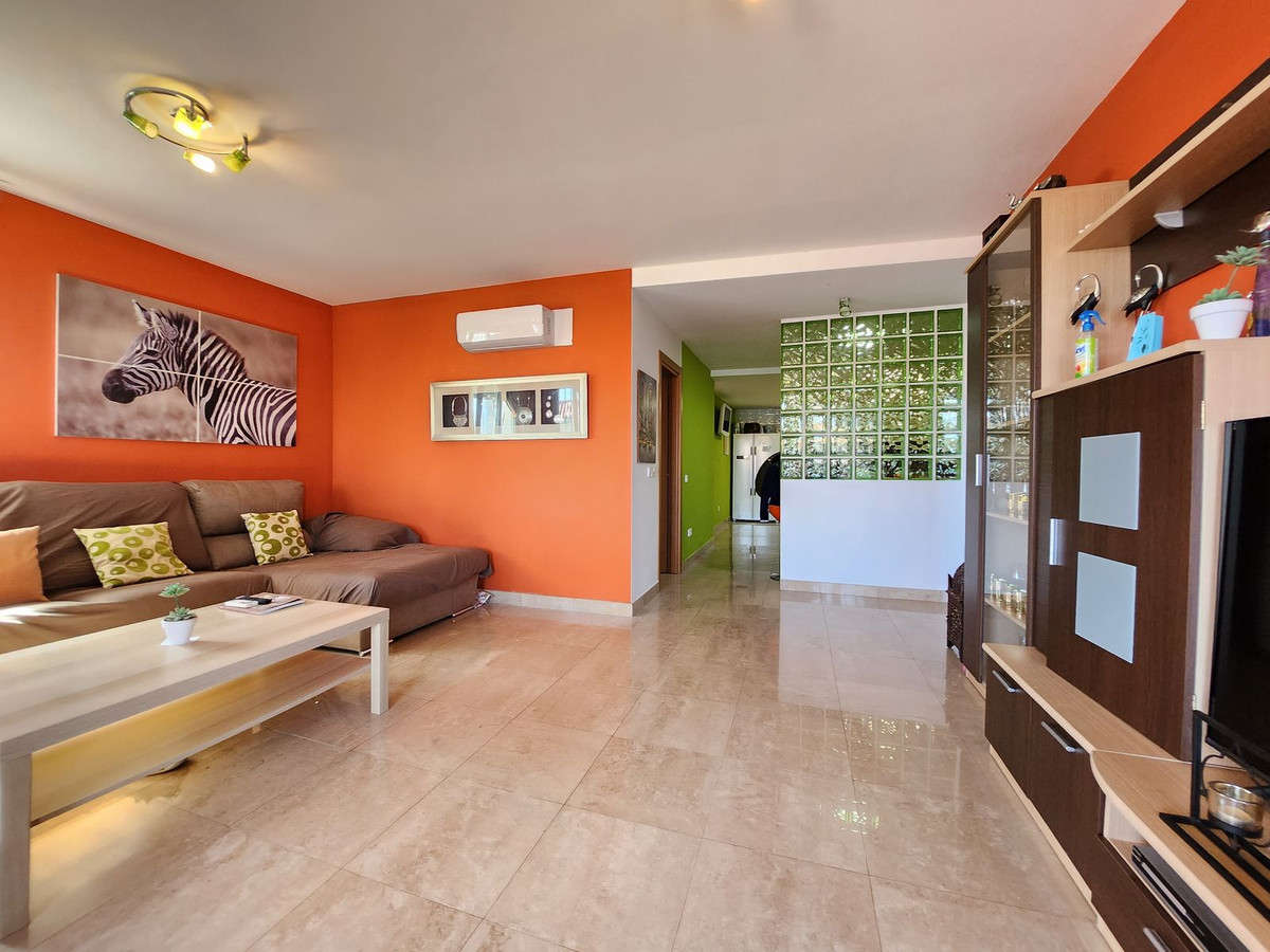 Apartamento con 5 Dormitorios en Venta Manilva