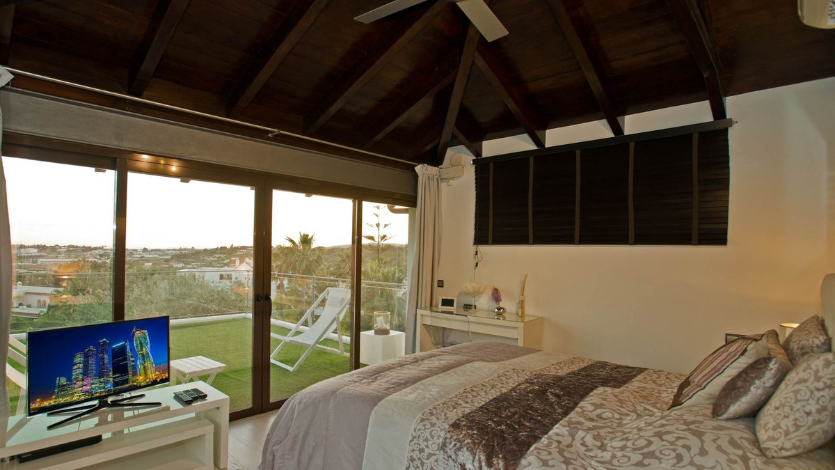 5 Bedroom Villa for sale Nueva Andalucía