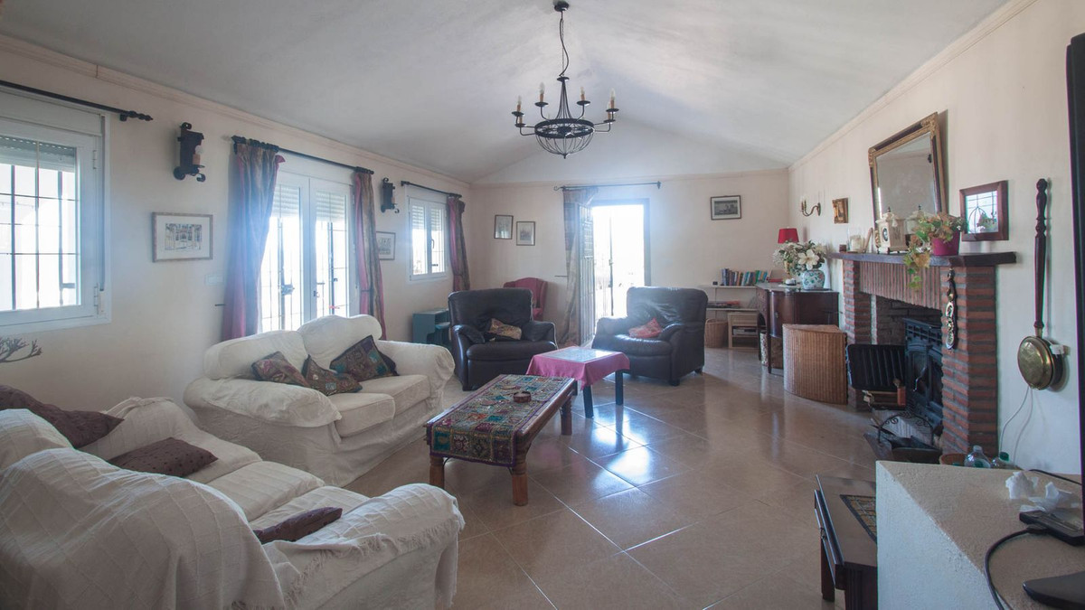 Villa con 3 Dormitorios en Venta Gaucín