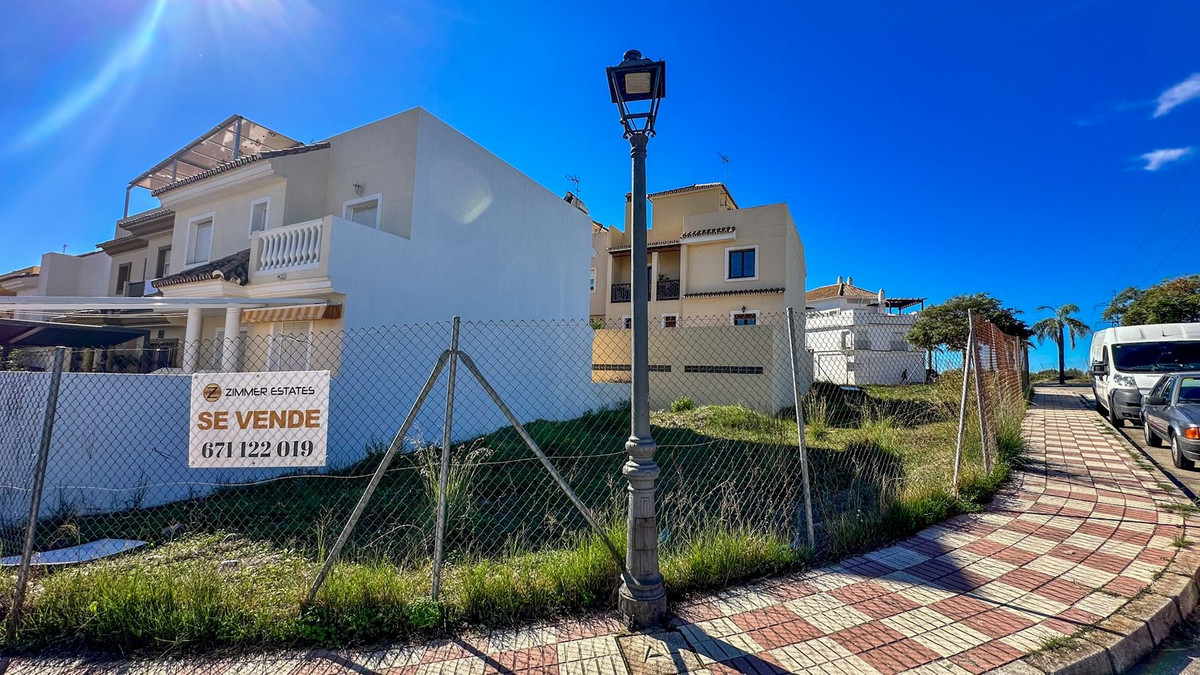 Plot Residential in Cancelada, Costa del Sol

