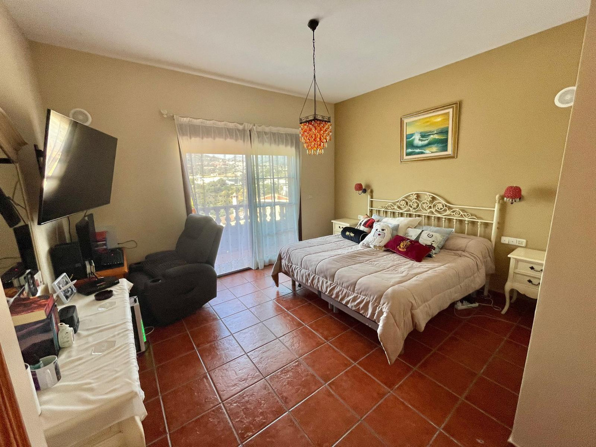 6 Schlafzimmer Freistehende Villa Zu Verkaufen San Pedro de Alcántara