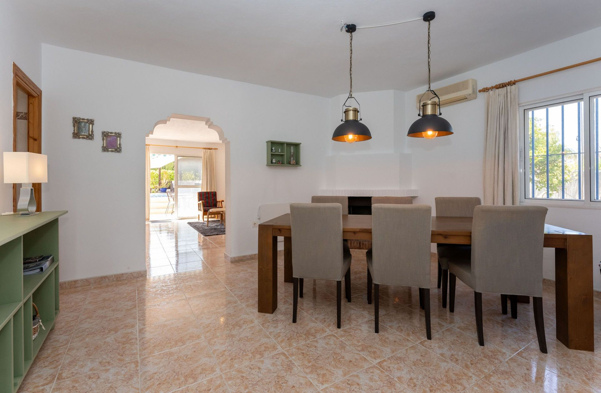 Villa te koop in Alhaurín de la Torre R4678420