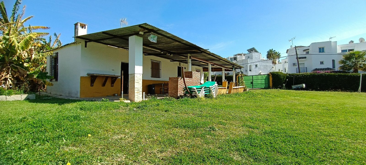 Villa te koop in Estepona R4435483