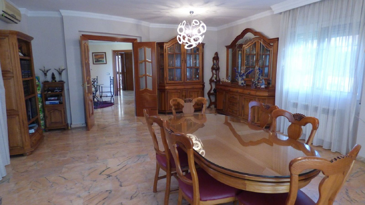 Villa te koop in Málaga R4252426