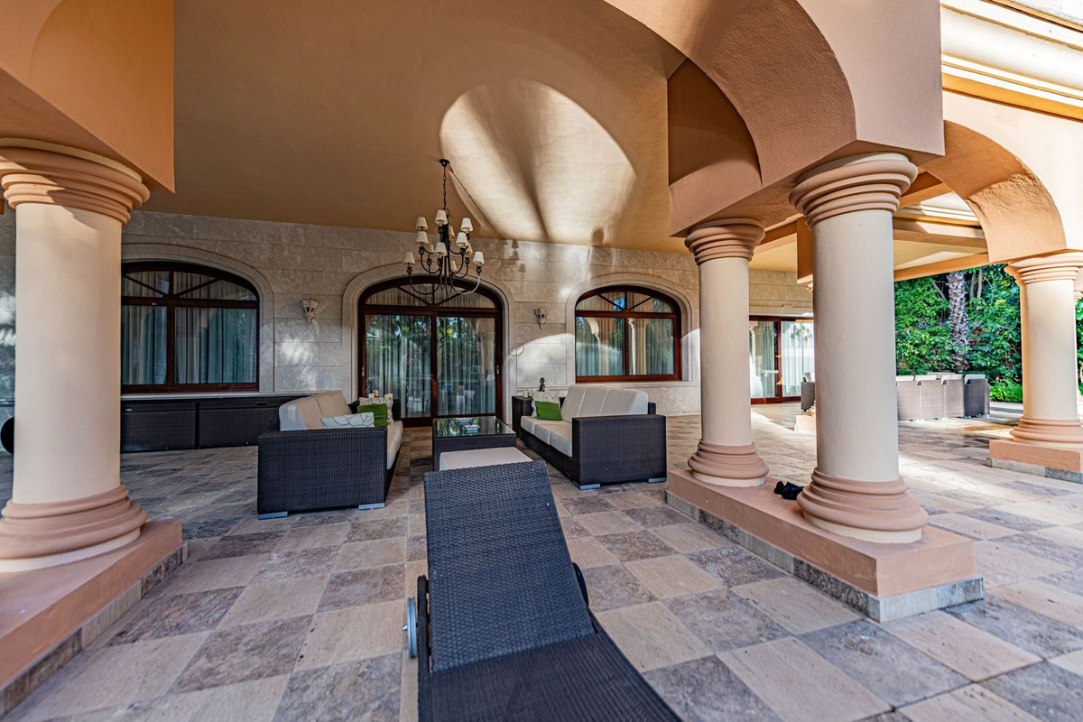 8 Bedroom Detached Villa For Sale Guadalmina Baja