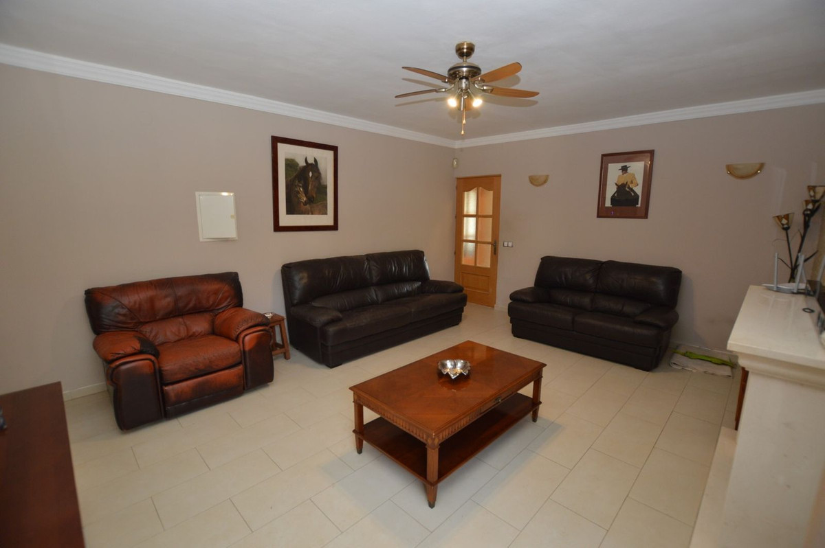 Villa te koop in Alhaurín el Grande R4598965