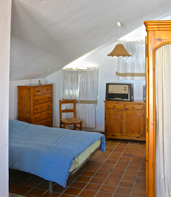 Villa con 4 Dormitorios en Venta Elviria