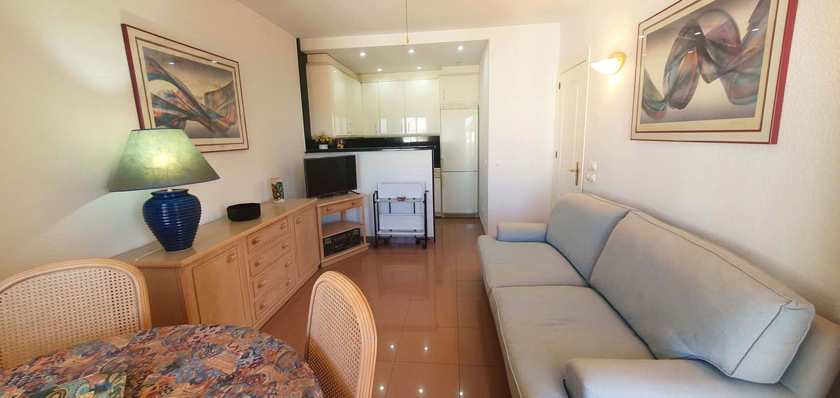 Apartment Middle Floor in La Carihuela, Costa del Sol
