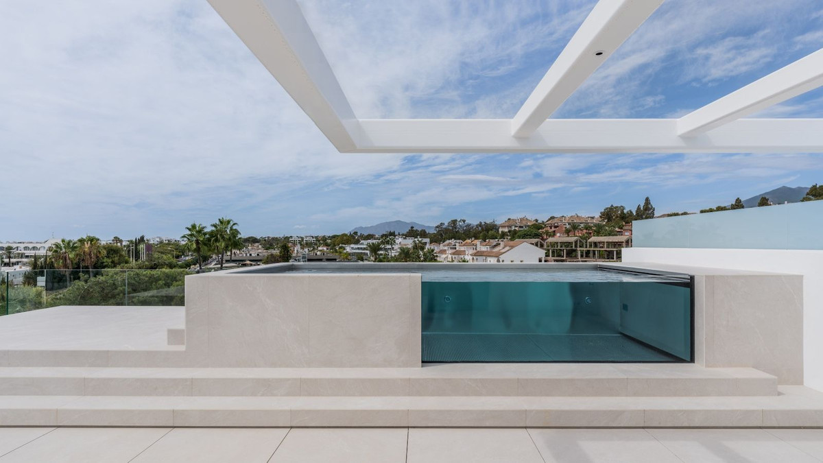 Villa Pareada en venta en Nueva Andalucía, Costa del Sol