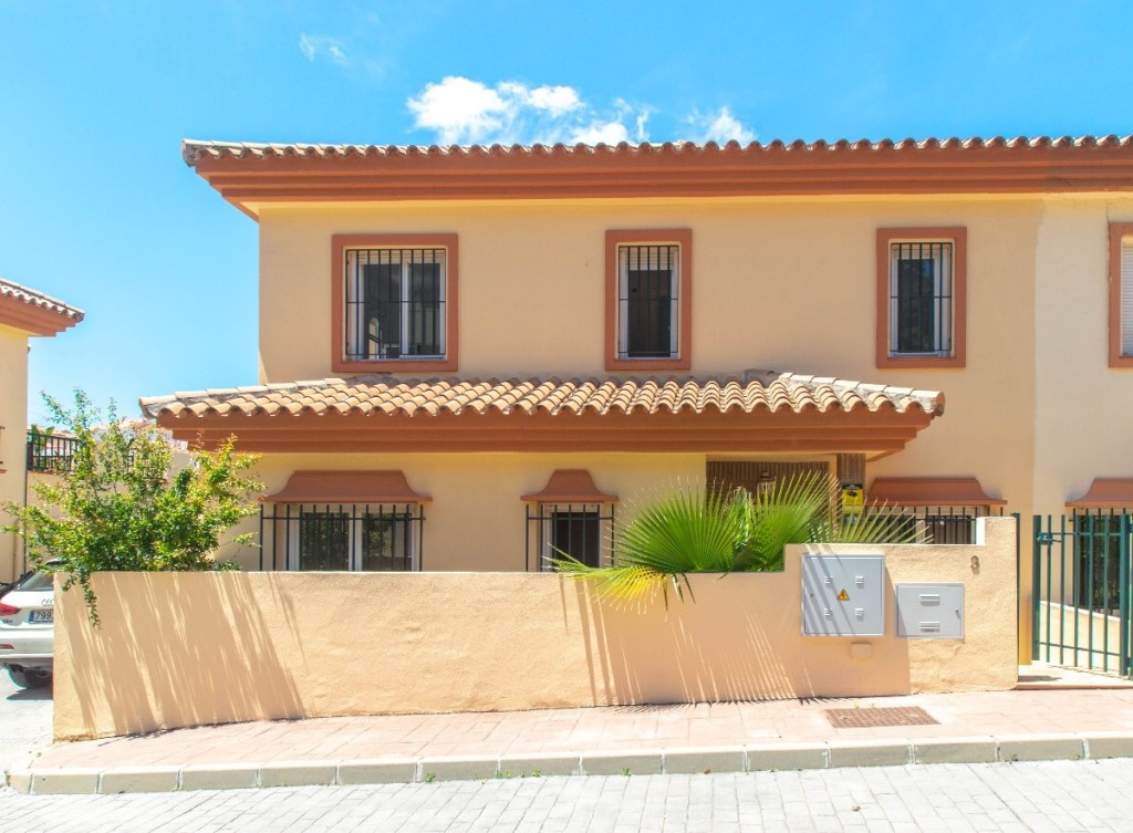 Villa te koop in Riviera del Sol R4661929