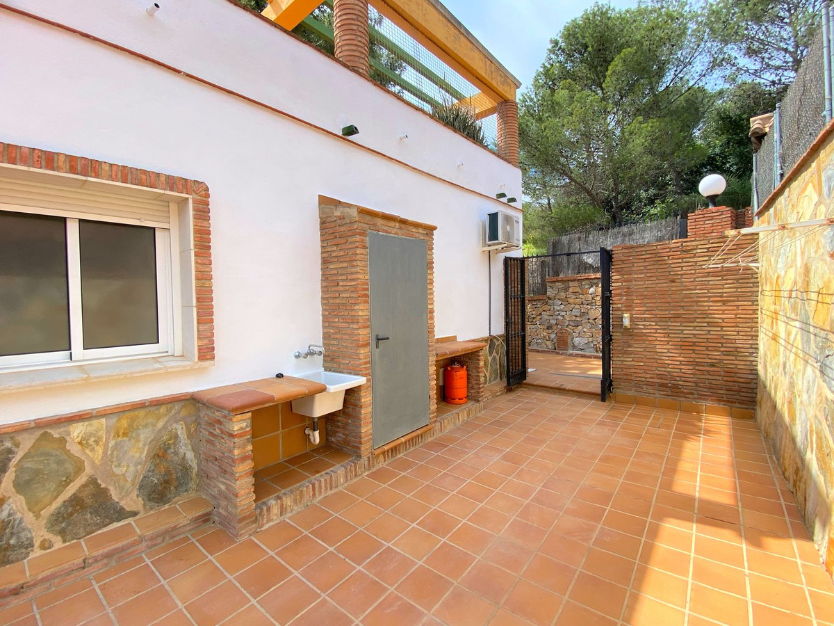 Villa te koop in Marbella R4243780