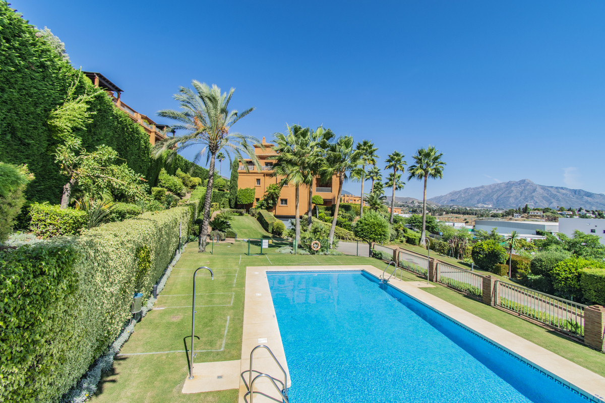 LUXURY PROPERTY IN ONE OF THE BEST URBANIZATIONS WITH HEATED POOL
Fantastic apartment located in an , Spain