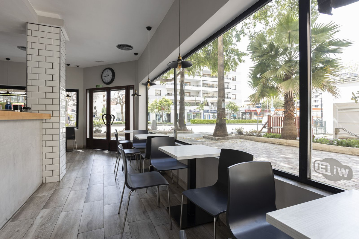 This commercial property is a gem in the heart of Marblella's bustling city center. Boasting tw Spain